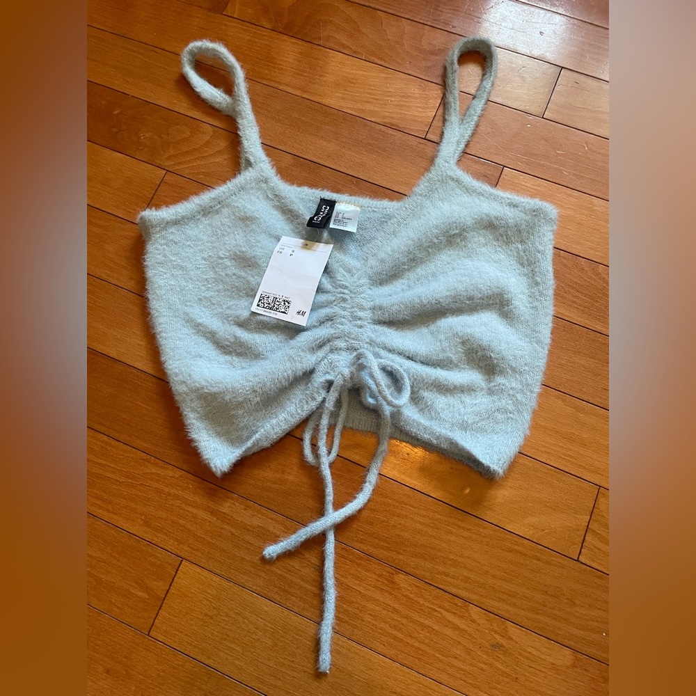 H&M fuzzy crop top❤️🧡